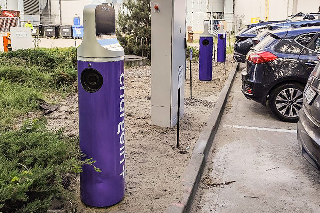 Wspieramy lider w branży energetycznej – firmę Vestas w drodze do elektormobilnośći. W Szczecinie zainstalowaliśmy 3 stacje JuicePole