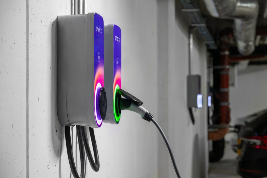 ChargeIn posiada kompleksową ofertę dla firm - od projektu poprzez montaż do uruchomienia i zarządzania.