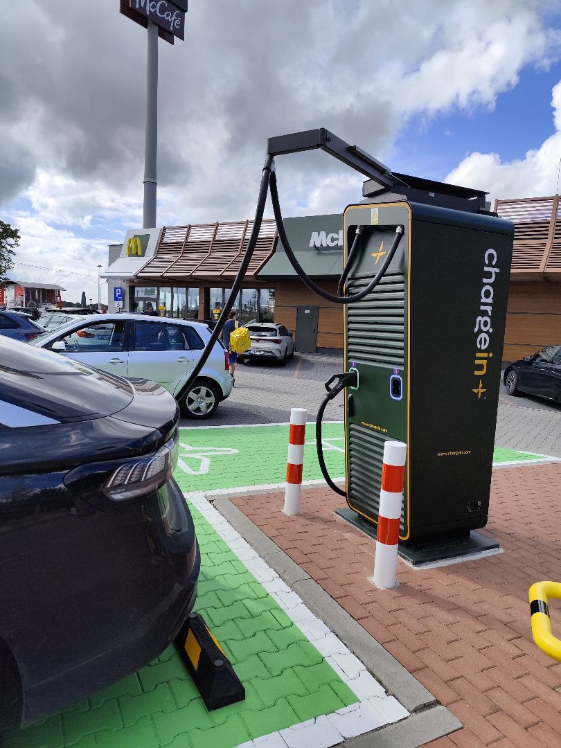 ChargeIn uruchomił kolejne stacje ładowania m.in. w Kołobrzegu, Toruniu, Płońsku, Głuchołazach, Szamotułach.