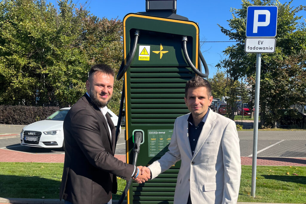 Partnerstwo Hekla Energy i ChargeIn na rzecz rozwoju elektromobilności w Polsce.