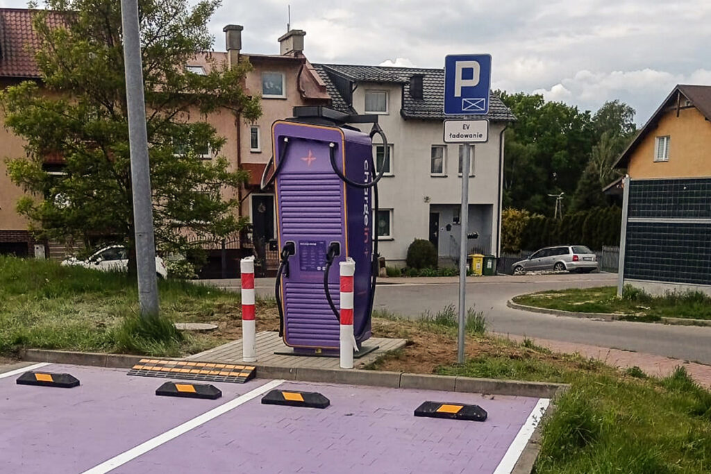 Stacja szybkiego ładowania ChargeIn 150 kW przy Bricomarché w Starogardzie Gdańskim, ul. Zblewska 20B