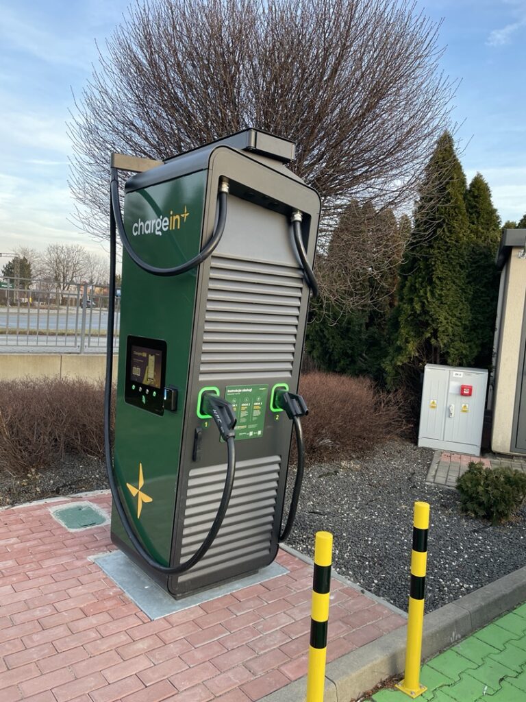 Tanie ładowanie EV! 1,69 zł/kWh na stacji ładowania w Oławie.