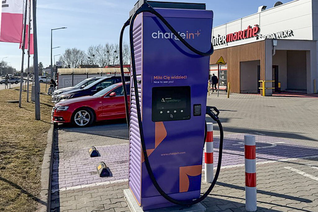 Stacja ładowania samochodów elektrycznych w Środzie Wielkopolskiej.